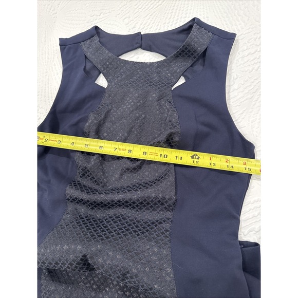 Cache Navy Blue Embroidered Contrast Knit Cutout Sheath Dress Sz 4 Keyhole Back - Picture 9 of 11